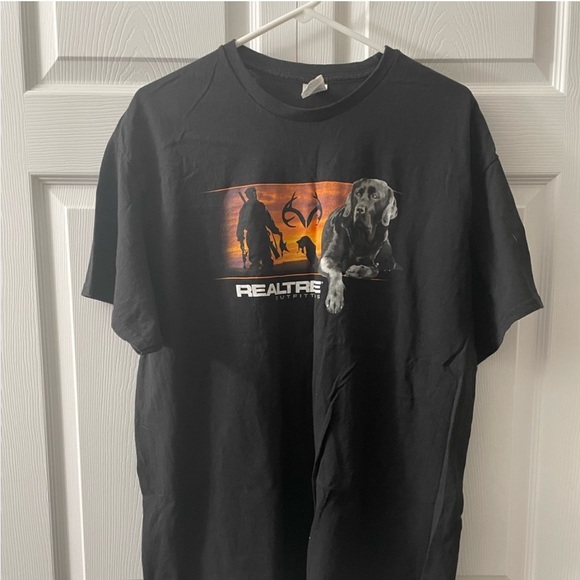 Realtree Outdoors black dog t-shirt - Picture 1 of 3